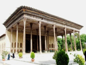 IsfahanChehelSotunPalace2-vi